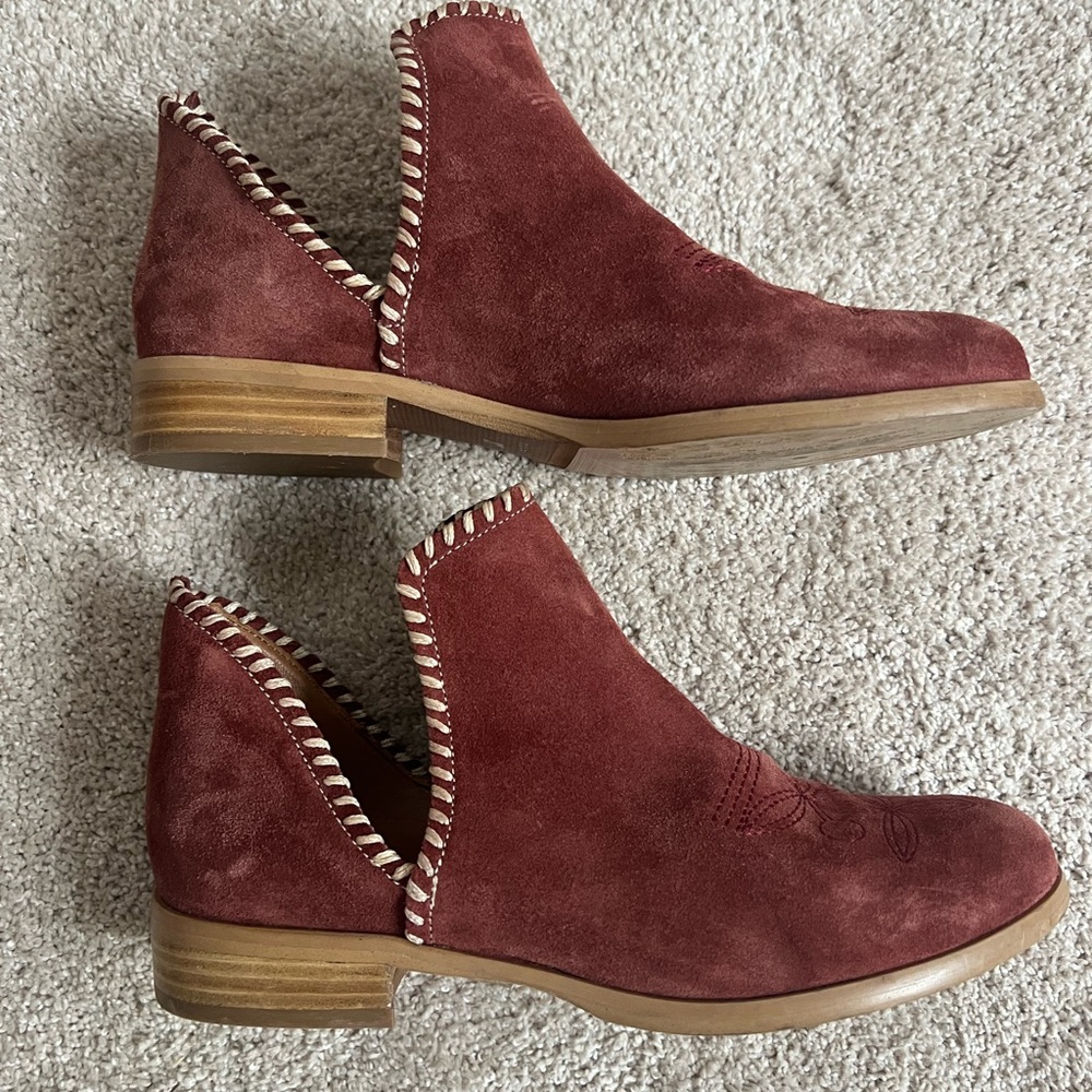Sundance Suede Ankle Booties-  Burgundy - Italian Made size 37 (7) - Picture 4 of 10